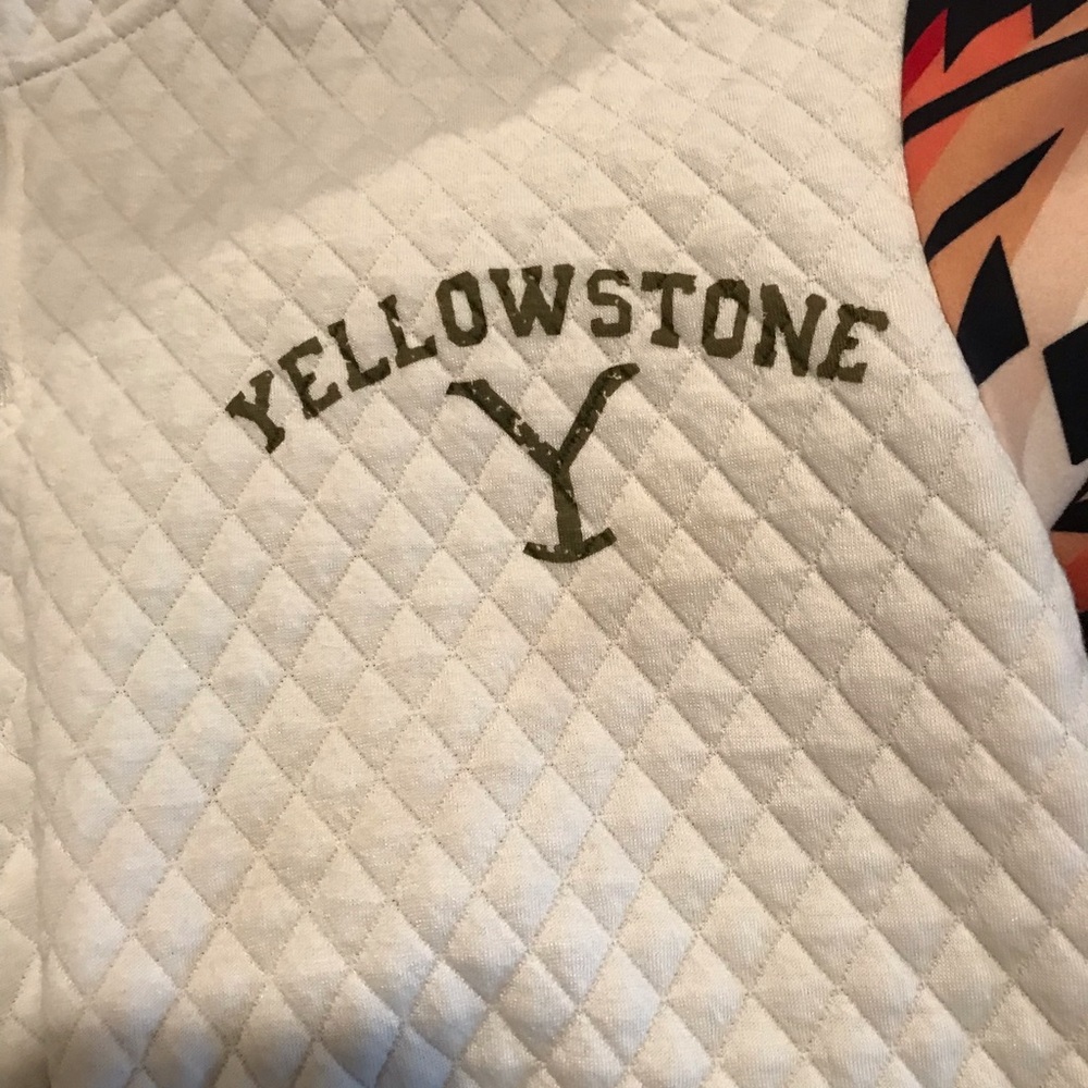 Yellowstone hoodie 💛🖤💛
